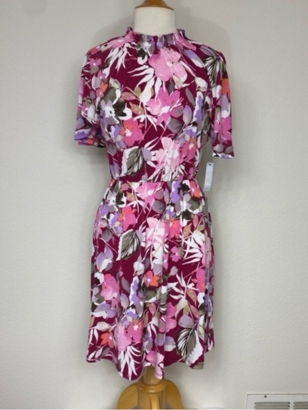 NWT New Maggy London Womens Maroon Pink Floral High Neck Mini Dress Girly Size 2